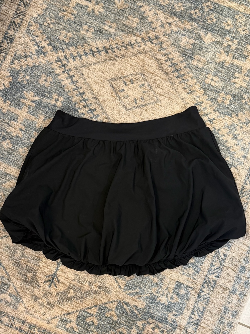 Old Navy Black High-Rise Active Bubble Hem Skort